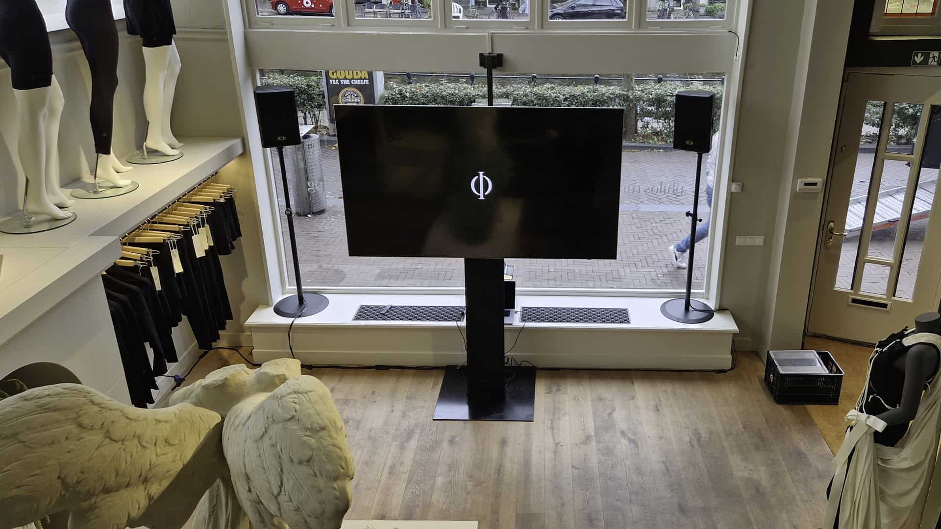 Prezentácia produktov je na 85 palcovej LED TV skvelá